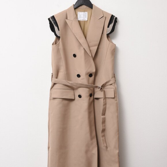 SACAI DOUBLE-BREASTED SLEEVELESS TRENCH COAT